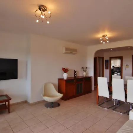 Olivos Apartment Διαμέρισμα *